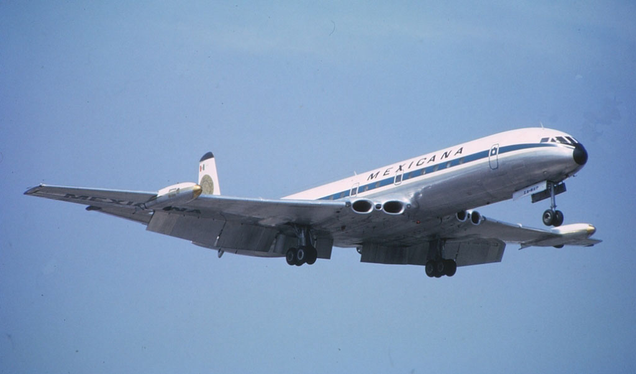 A Mexicana Airlines Comet 4 lands at Mexico City in 1966. (Aviation Photography of Miami)